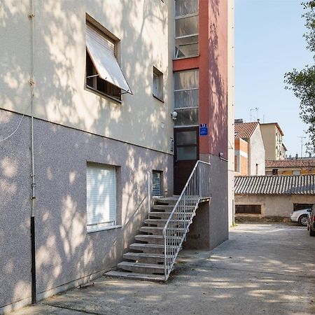 Apartment Kim Пула Екстериор снимка