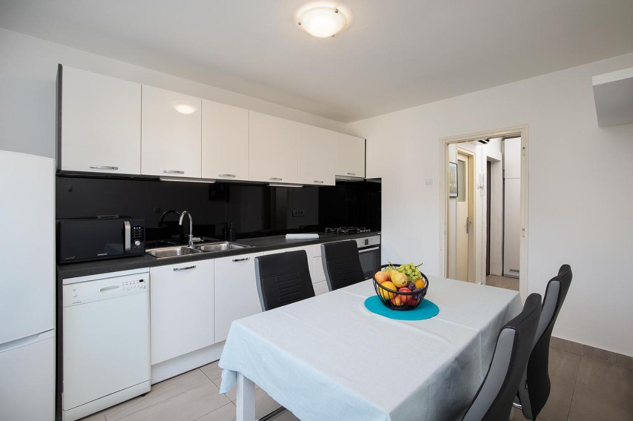 Apartment Kim Пула Екстериор снимка