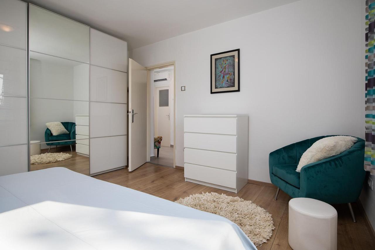 Apartment Kim Пула Екстериор снимка